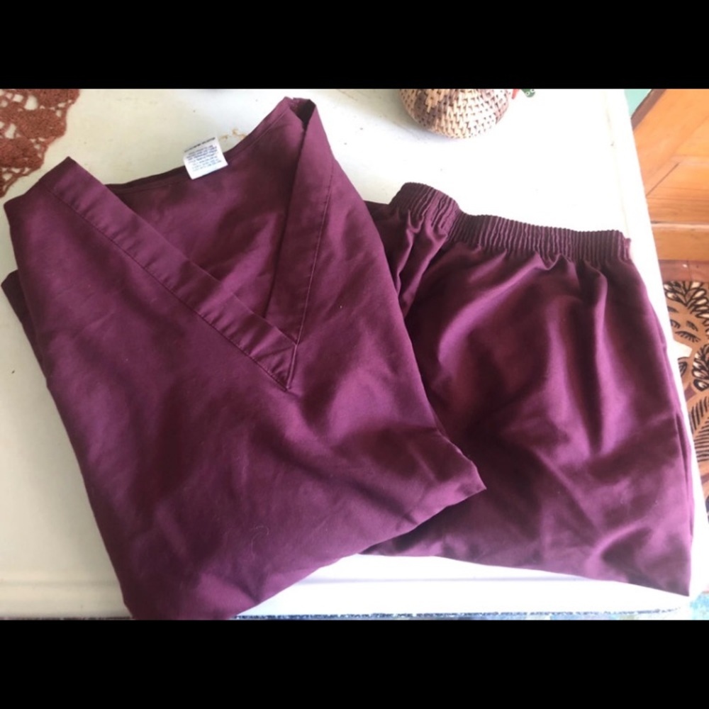 Mens burgundy scrubs